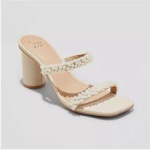 A new day Women's Cream Audra Heels size 6.5.